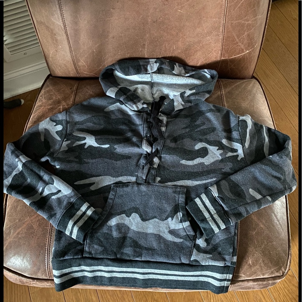 Aero camo hoodie 🔥